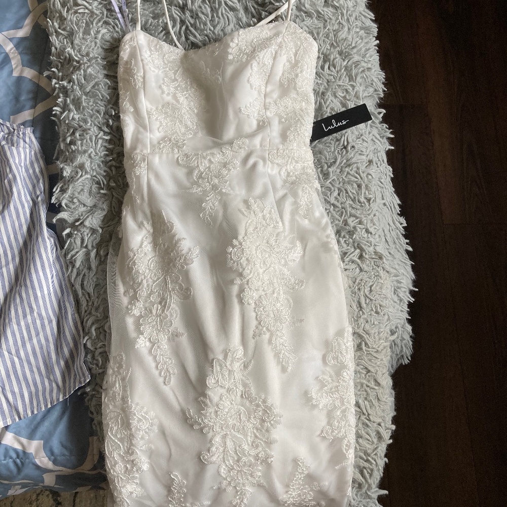 White Lulus midi dress